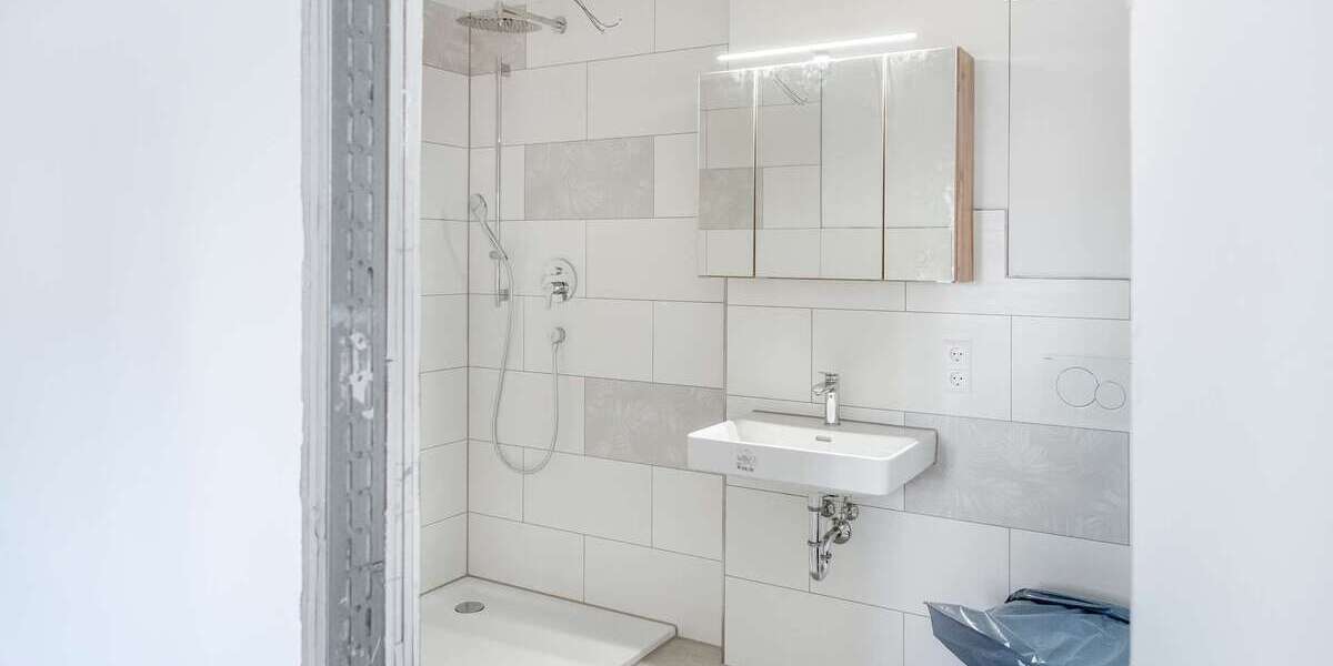 Hochwertig sanierte 2-Zimmer-Wohnung mit eigenem Eingang und Hofterrasse - 2- Esslingen am Neckar Oberesslingen | Angebot:27517999