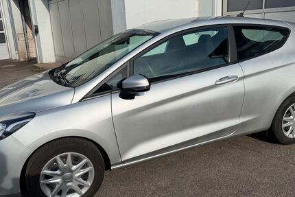 Ford Fiesta 41.900 km 9.990 &euro; Ditzingen 71254