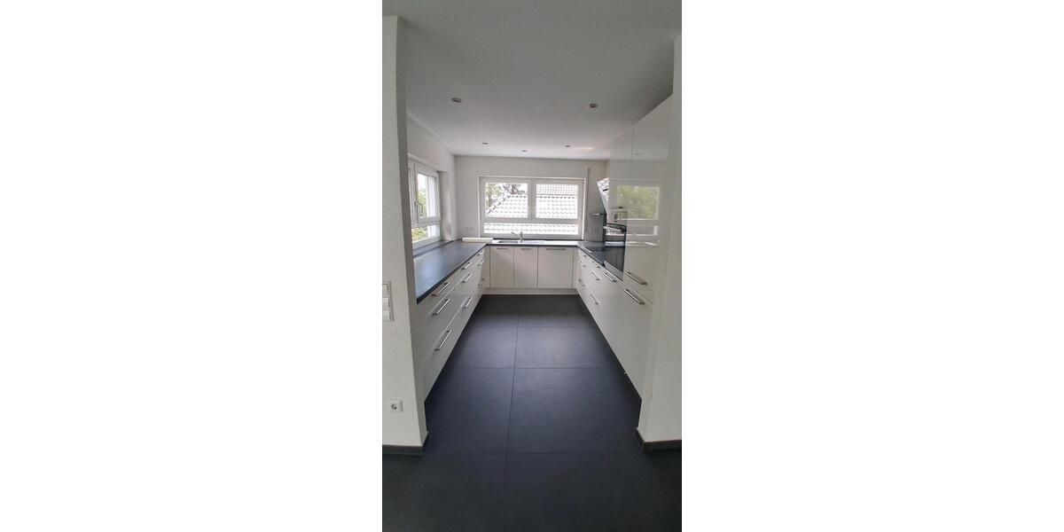 Einfamilienhaus Winnenden - 7 Zimmer, 170 m&sup2;, 2.680&euro; | Angebot:27540324