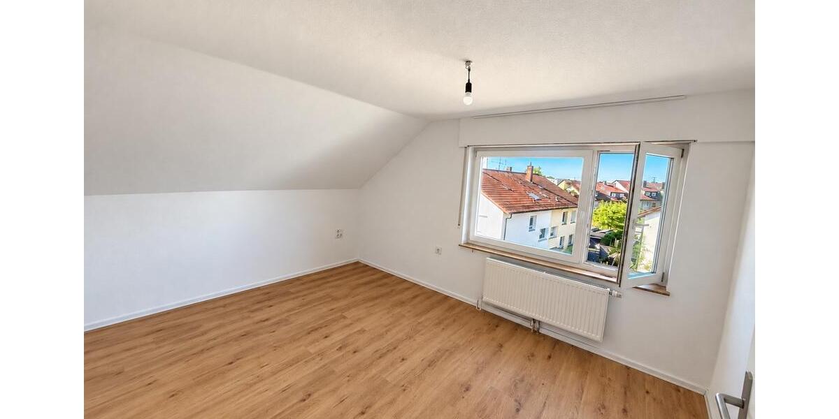 Dachgeschoßwohnung Asperg - 2.5 Zimmer, 45 m&sup2;, 800&euro; | Angebot:27570398