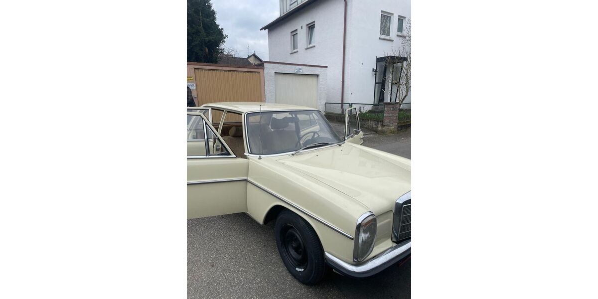 Mercedes-Benz 220 126.000 km 18.900 &euro; Ludwigsburg 71634