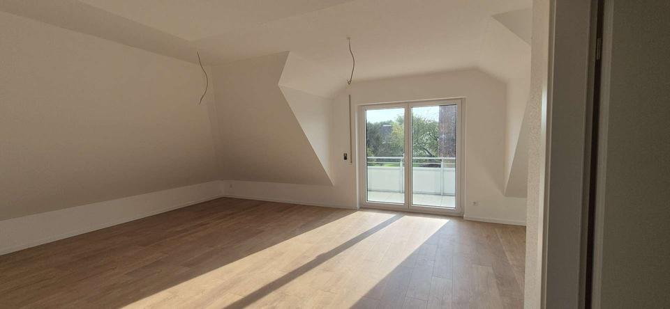 Dachgeschoßwohnung Vaihingen an der Enz - 3 Zimmer, 96 m&sup2;, 1.200&euro; | Angebot:23010506