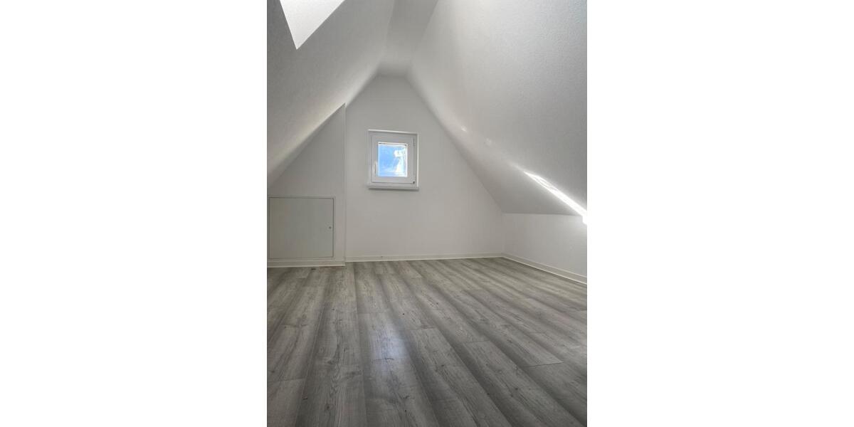 Dachgeschoßwohnung Ötisheim - 2.5 Zimmer, 50 m&sup2;, 1.050&euro; | Angebot:24846736