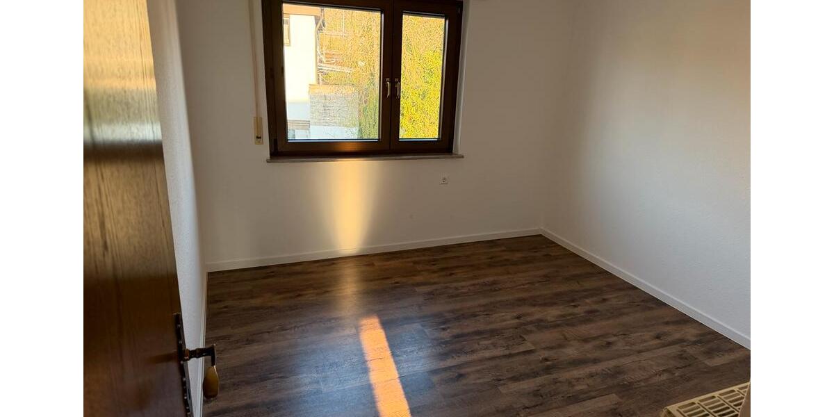 Etagenwohnung Winnenden - 3.5 Zimmer, 70 m&sup2;, 1.100&euro; | Angebot:25729095