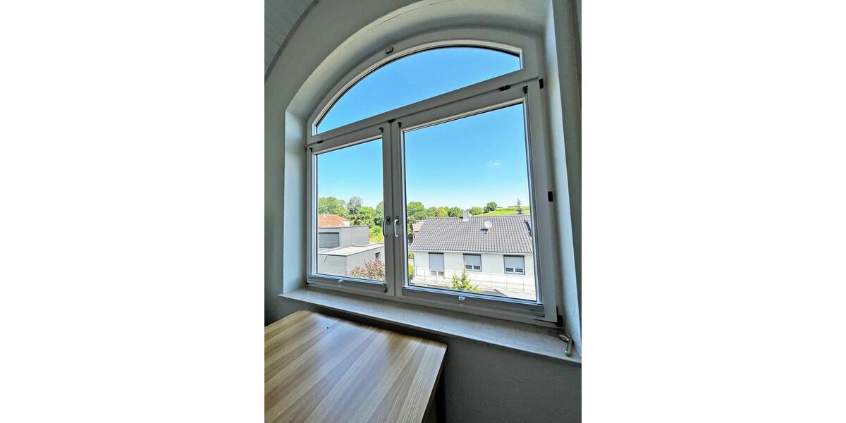 Dachgeschoßwohnung Lauffen am Neckar - 3.5 Zimmer, 89 m&sup2;, 1.250&euro; | Angebot:26477083