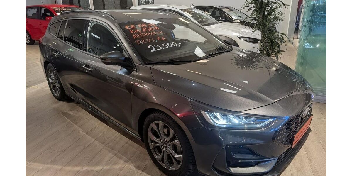 Ford Focus 15.993 km 22.890 &euro; Esslingen am Neckar 73733