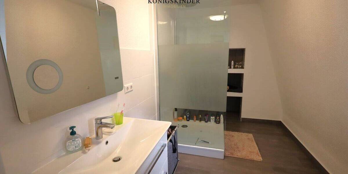 Mehrfamilienhaus, Wohnhaus Stuttgart-Möhringen Möhringen - 8 Zimmer, 213 m&sup2;, 1.235.000&euro; | Angebot:25680013