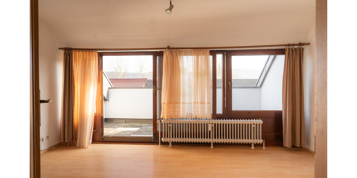 Sonnige Dachgeschoss-Oase mit PV-Anlage und Balkon - Etagenwohnung Schorndorf | Angebot:26548615