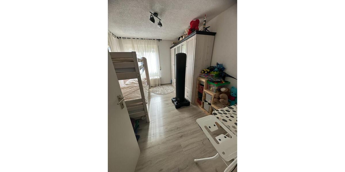 Erdgeschoßwohnung Esslingen am Neckar Pliensauvorstadt - 3 Zimmer, 82 m&sup2;, 350.000&euro; | Angebot:25169922