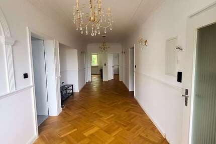 Haus Oberboihingen - 9 Zimmer, 323 m&sup2;, 850.000&euro; | Angebot:23816671