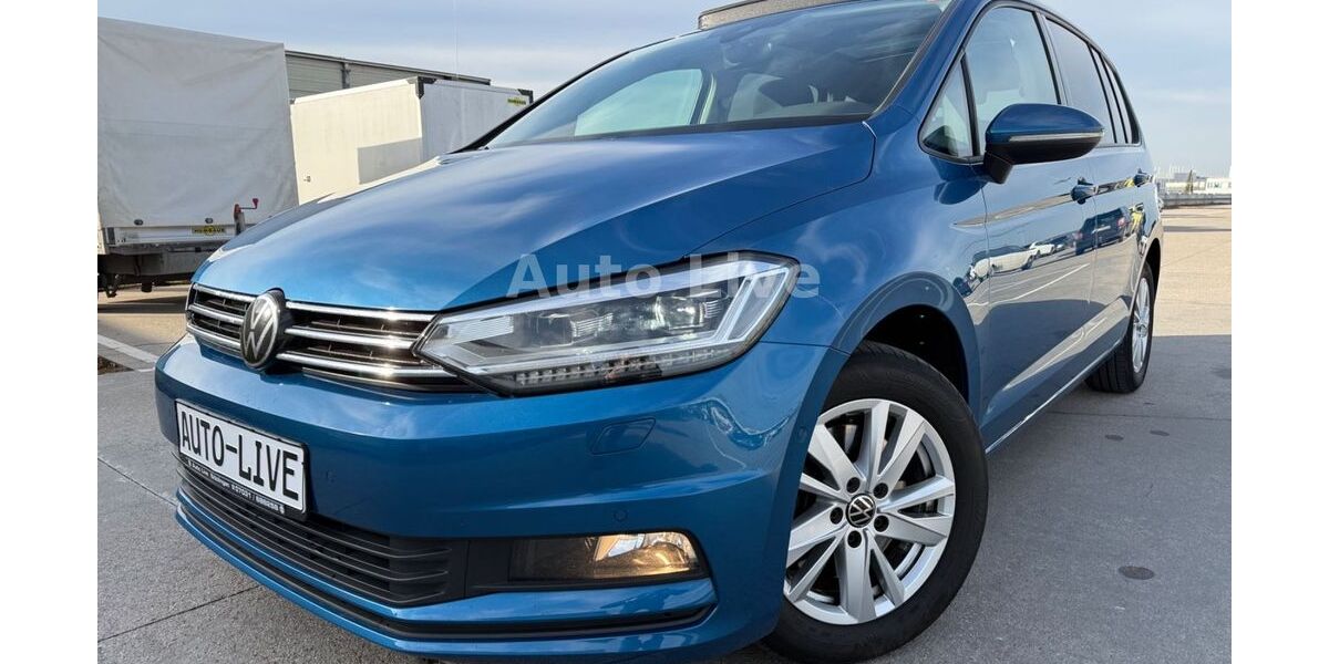 VW Touran 142.749 km 23.990 &euro; Böblingen/Stuttgart 71034