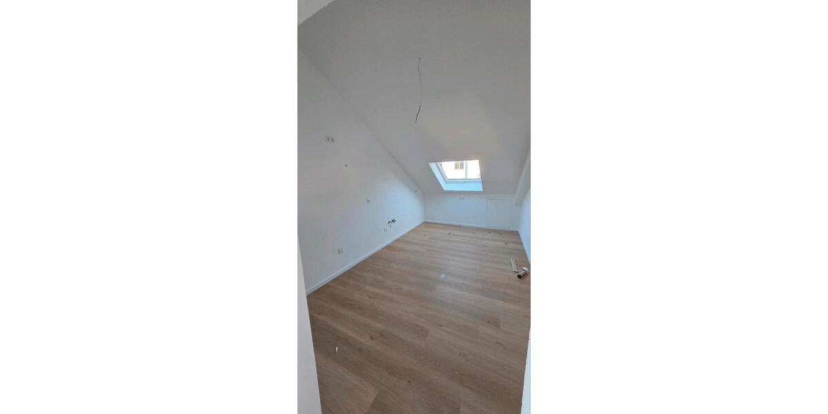 Dachgeschoßwohnung Hochdorf - 3.5 Zimmer, 101 m&sup2;, 1.300&euro; | Angebot:24857820