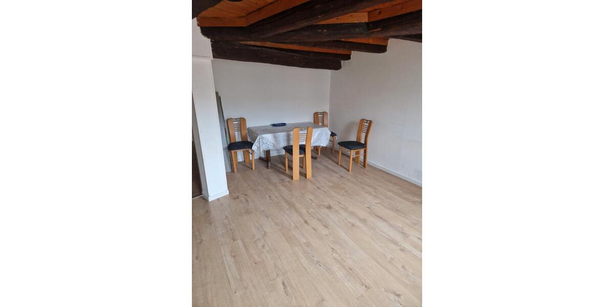 Dachgeschoßwohnung Mundelsheim - 3 Zimmer, 75 m&sup2;, 800&euro; | Angebot:27542670
