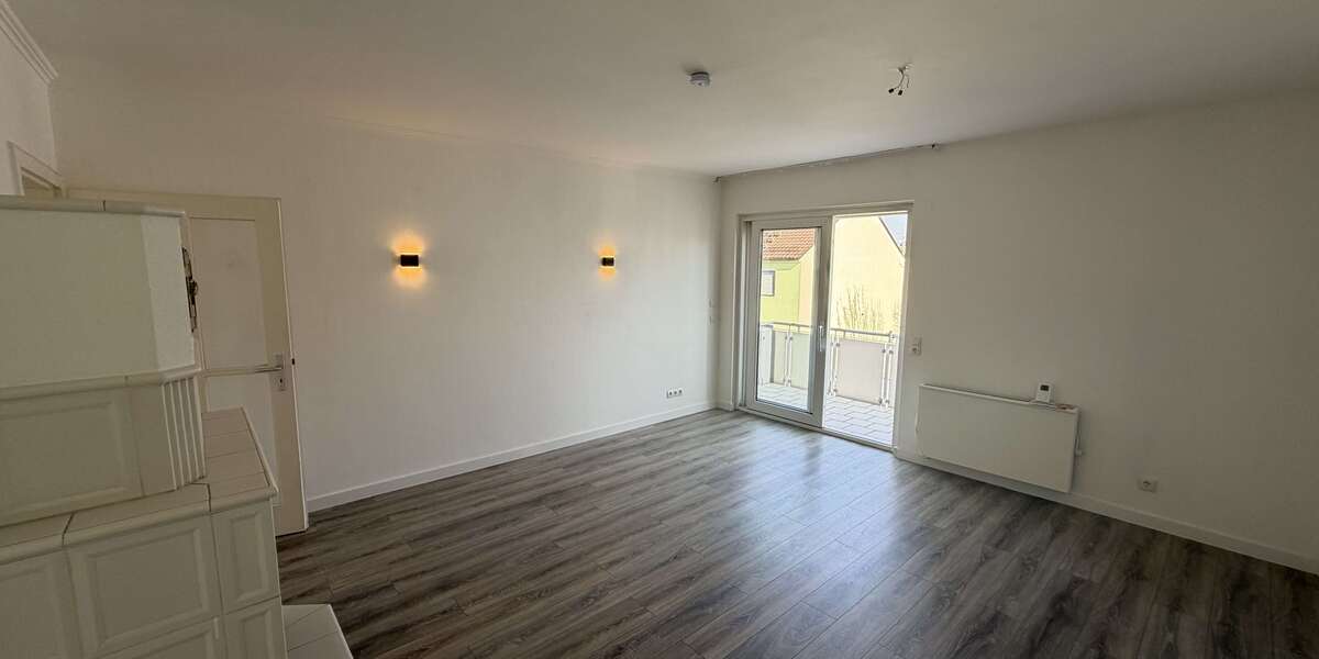 Etagenwohnung Stuttgart Luginsland - 3 Zimmer, 65 m&sup2;, 1.150&euro; | Angebot:25720059