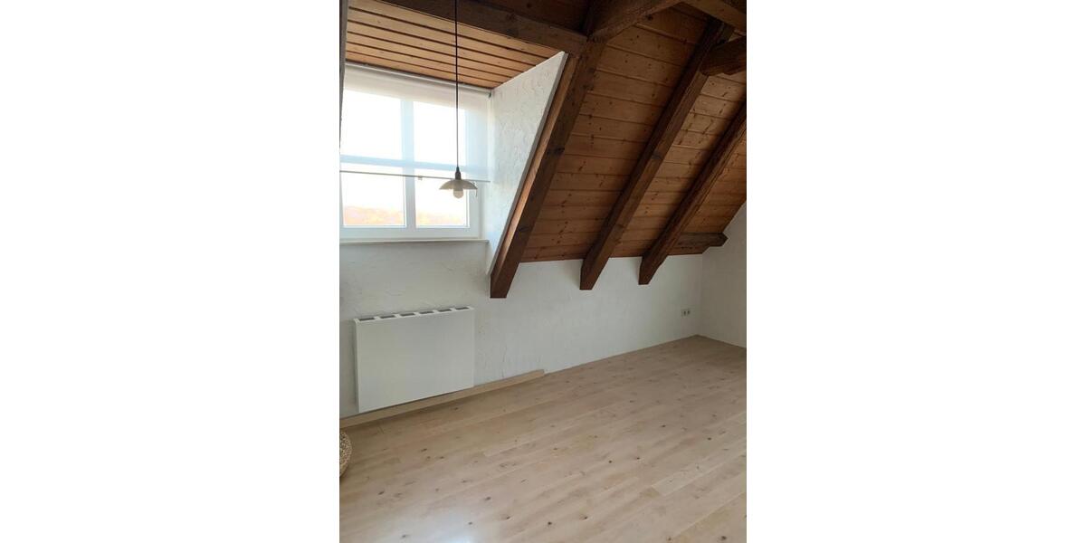 Dachgeschoßwohnung Ludwigsburg Hoheneck - 2.5 Zimmer, 70 m&sup2;, 210.000&euro; | Angebot:26844883