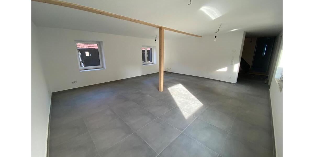 Etagenwohnung Brackenheim - 6 Zimmer, 140 m&sup2;, 1.450&euro; | Angebot:27564674
