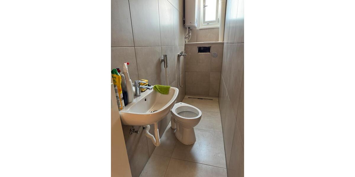 Dachgeschoßwohnung Backnang - 3 Zimmer, 73 m&sup2;, 950&euro; | Angebot:27577616