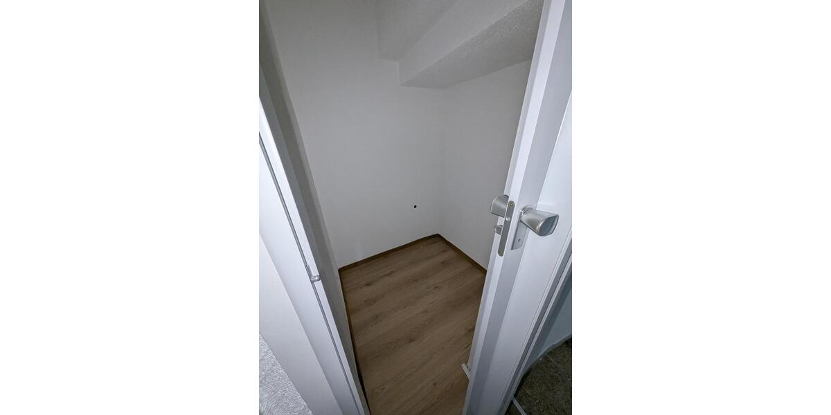 Dachgeschoßwohnung Schwaigern - 3 Zimmer, 90 m&sup2;, 550&euro; | Angebot:25510466