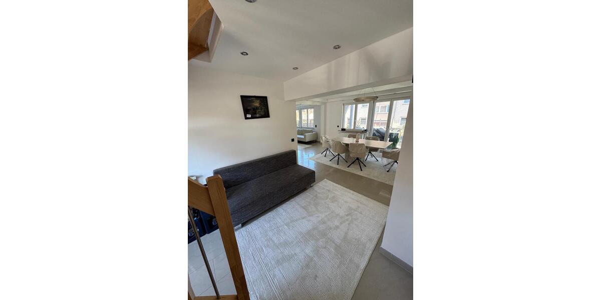 Doppelhaushälfte Ostfildern - 6 Zimmer, 147 m&sup2;, 2.790&euro; | Angebot:26122487