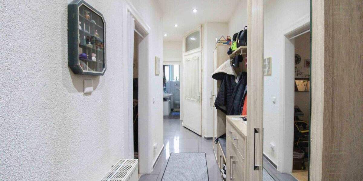 Etagenwohnung Stuttgart Bad Cannstatt - 3 Zimmer, 73 m&sup2;, 260.000&euro; | Angebot:25750515