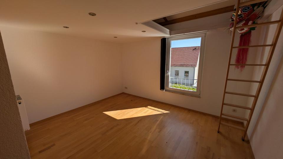 Reihenhaus Backnang - 3.5 Zimmer, 82 m&sup2;, 370.000&euro; | Angebot:27291587