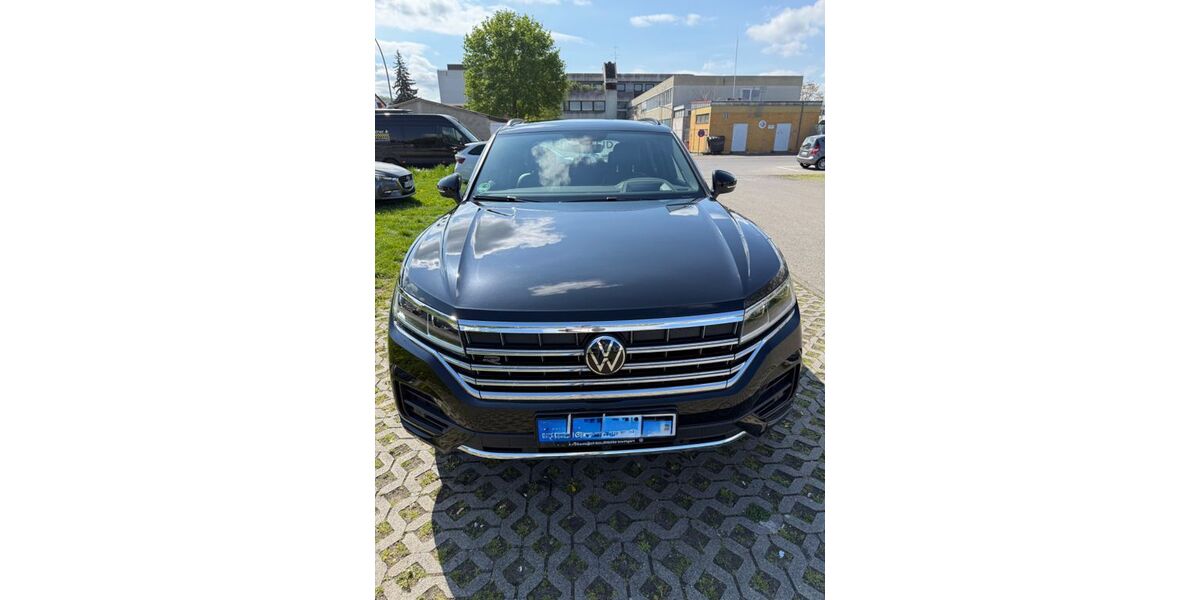 VW Touareg 36.800 km 51.400 &euro; Fellbach 70736