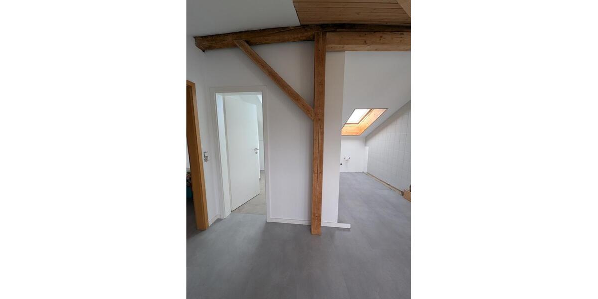 Dachgeschoßwohnung Weissach im Tal - 2.5 Zimmer, 69 m&sup2;, 870&euro; | Angebot:27557897