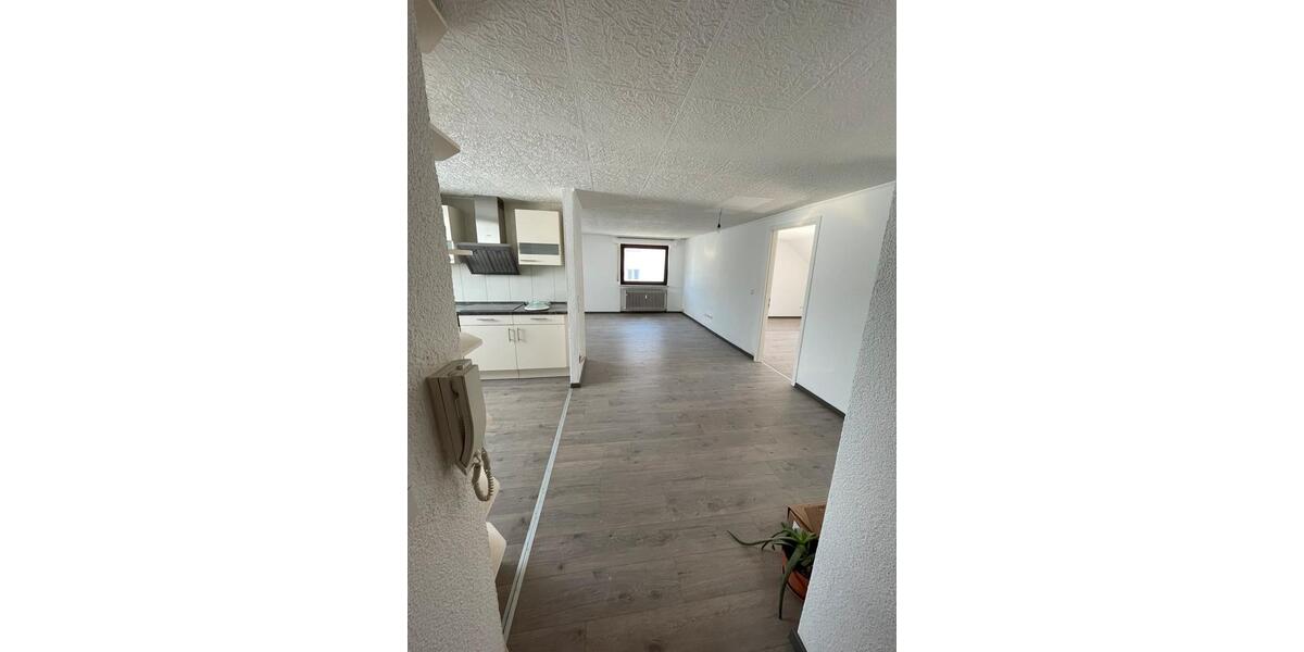 Dachgeschoßwohnung Esslingen am Neckar - 3 Zimmer, 70 m&sup2;, 1.300&euro; | Angebot:27535368