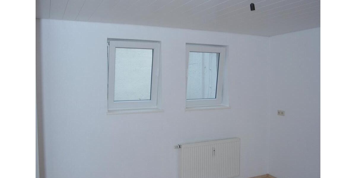 Erdgeschoßwohnung Backnang - 3.5 Zimmer, 96 m&sup2;, 1.056&euro; | Angebot:27575149