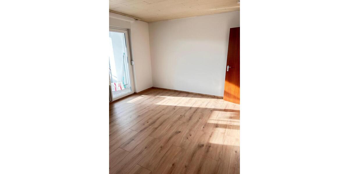 Erdgeschoßwohnung Heimsheim - 3.5 Zimmer, 100 m&sup2;, 1.150&euro; | Angebot:25924877