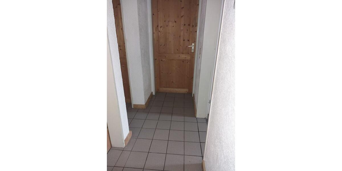 Gemütliche Dachgeschosswohnung für eine oder 2 Personen im Zentrum von Feuerbach - 2- Stuttgart Feuerbach | Angebot:27192698