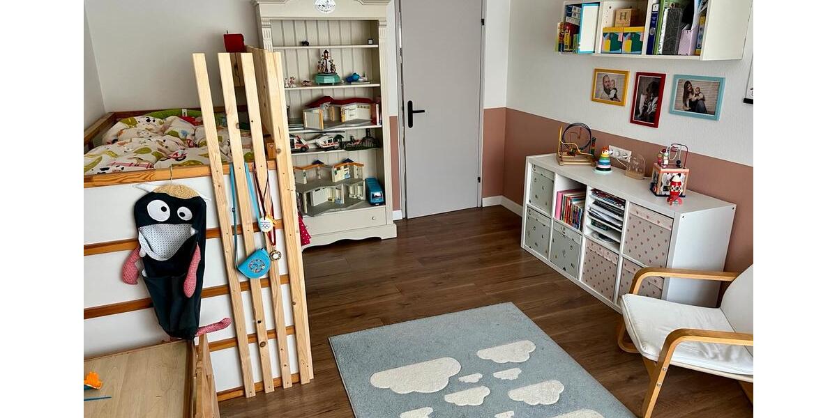 Erdgeschoßwohnung Esslingen am Neckar Brühl - 4.5 Zimmer, 114 m&sup2;, 1.350&euro; | Angebot:26341258