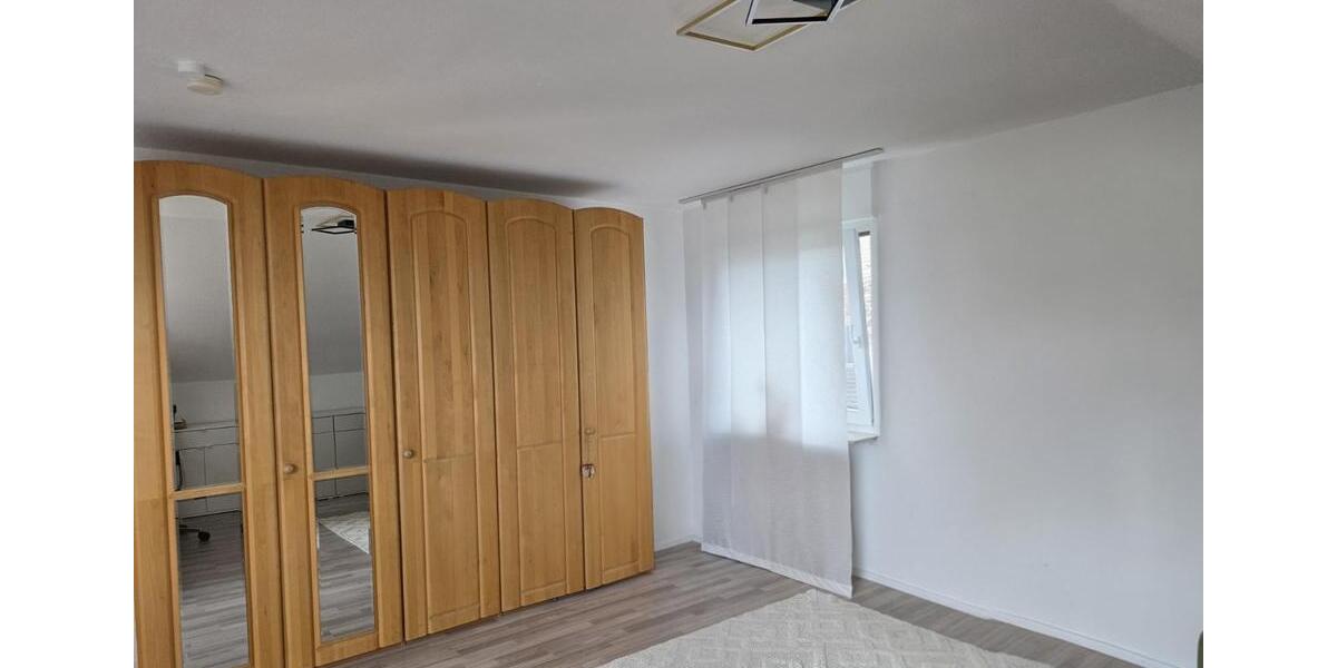 Dachgeschoßwohnung Rutesheim - 3.5 Zimmer, 94 m&sup2;, 1.080&euro; | Angebot:27557919