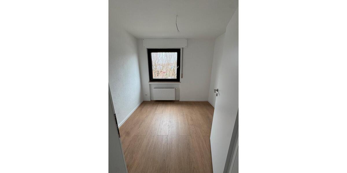 Etagenwohnung Mühlacker - 3.5 Zimmer, 76 m&sup2;, 1.300&euro; | Angebot:25381274