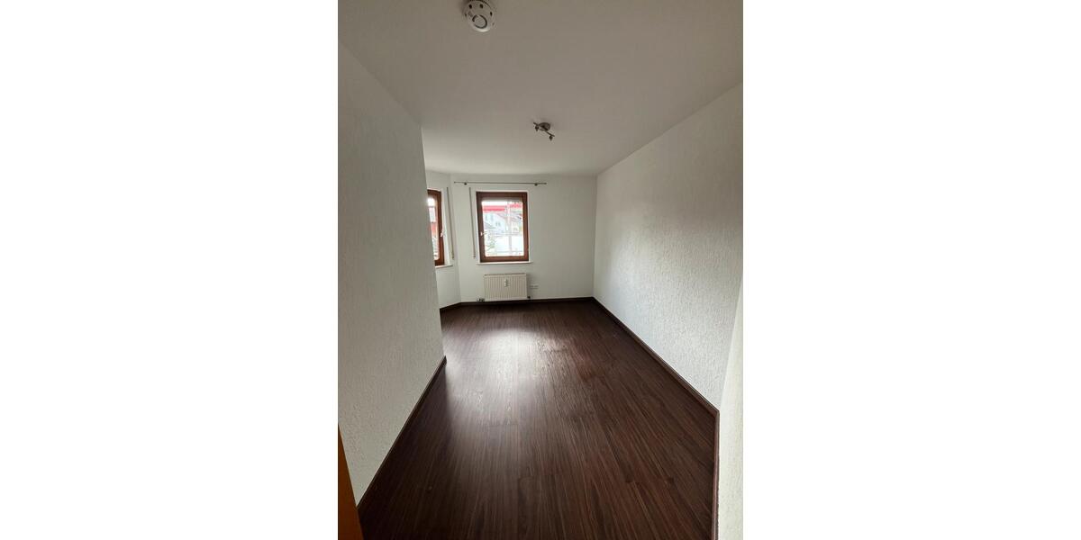 Etagenwohnung Hessigheim - 4.5 Zimmer, 96 m&sup2;, 1.400&euro; | Angebot:25930069