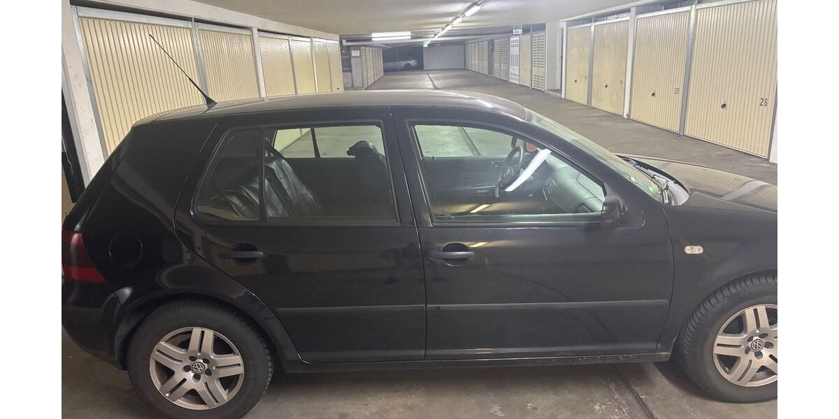 VW Golf 110.330 km 2.900 &euro; Bad Cannstatt 70372
