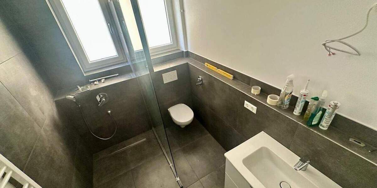 Etagenwohnung Stuttgart Ost - 3 Zimmer, 126 m&sup2;, 2.200&euro; | Angebot:25674459