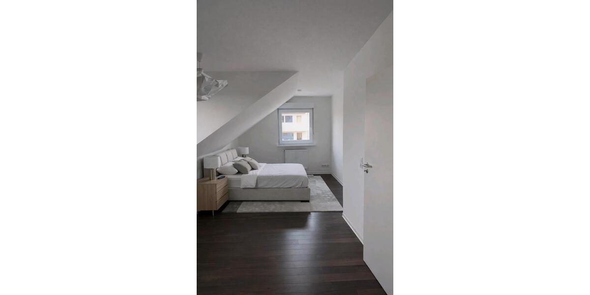 Dachgeschoßwohnung Stuttgart Feuerbach - 2.5 Zimmer, 62 m&sup2;, 334.000&euro; | Angebot:26000156