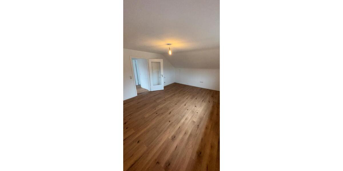 Dachgeschoßwohnung Ludwigsburg Eglosheim - 3 Zimmer, 48 m&sup2;, 890&euro; | Angebot:27540321