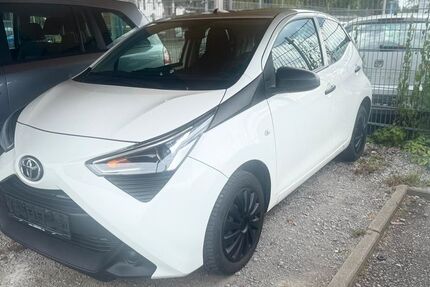 Toyota Aygo (X) 84.800 km 7.600 &euro; Sindelfingen 71065