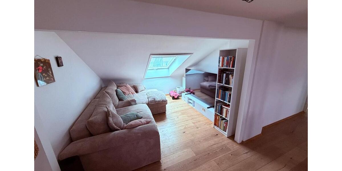 Dachgeschoßwohnung Stuttgart Stuttgart-Ost - 3.5 Zimmer, 69 m&sup2;, 1.503&euro; | Angebot:27550044
