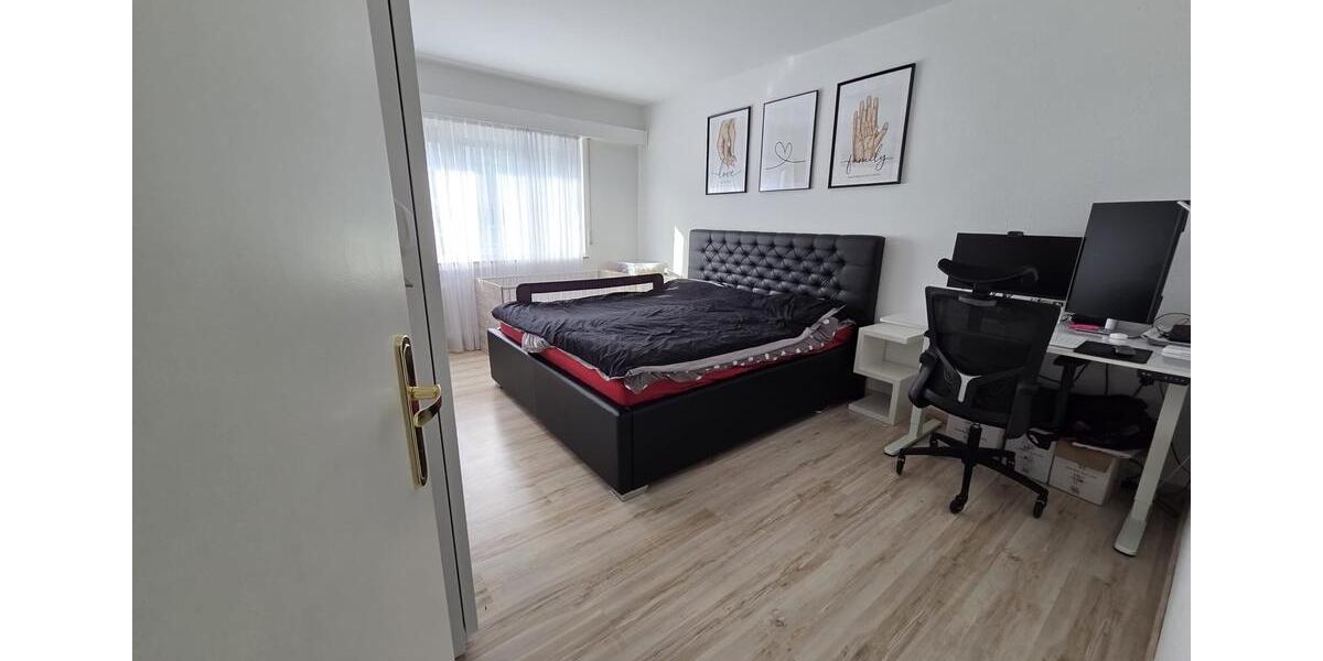 Etagenwohnung Waldenbuch - 3.5 Zimmer, 95 m&sup2;, 1.270&euro; | Angebot:25989278