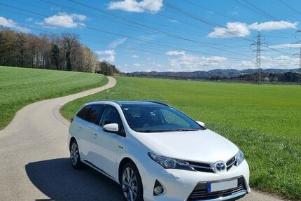 Toyota Auris Touring Sports 156.900 km 13.199 &euro; Stuttgart 70191