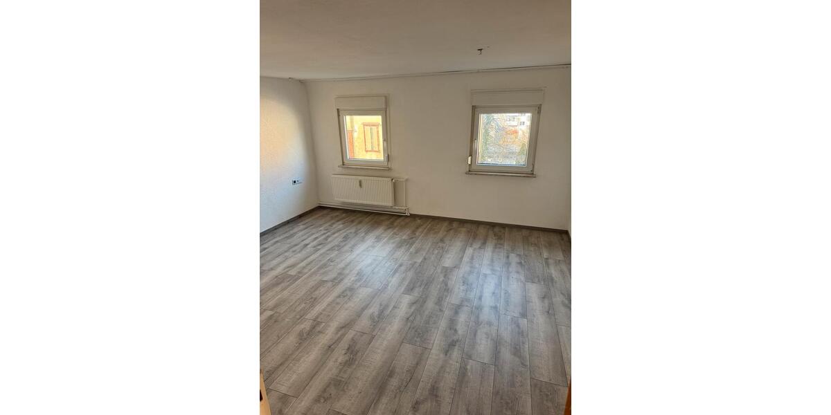 Etagenwohnung Mühlacker - 2 Zimmer, 85 m&sup2;, 950&euro; | Angebot:25178938