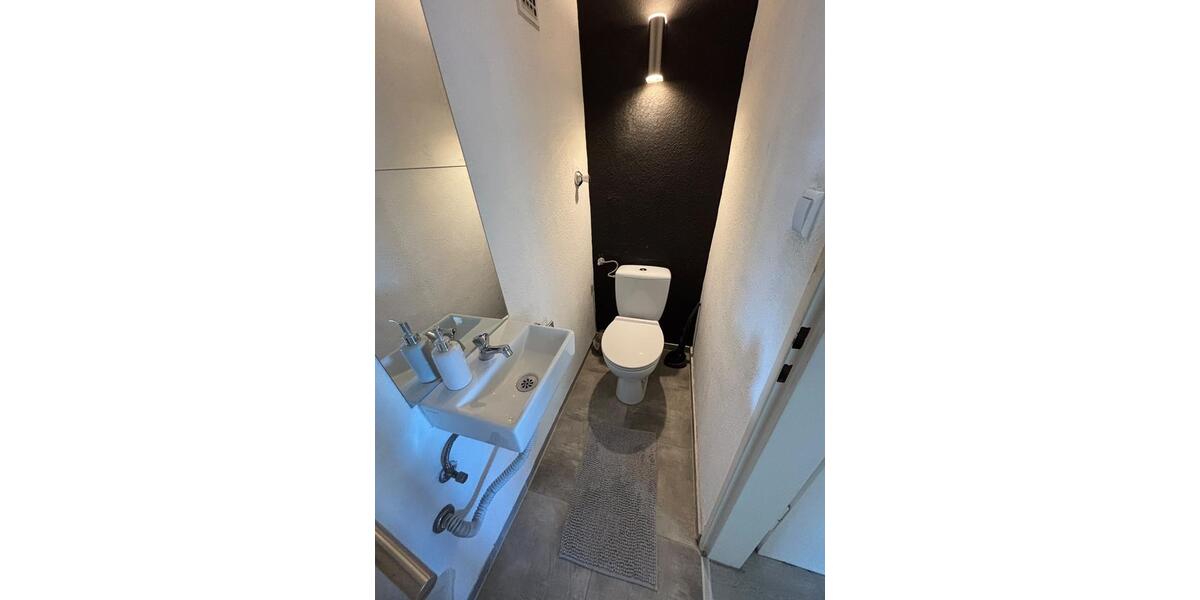 Dachgeschoßwohnung Stuttgart Bad Cannstatt - 3 Zimmer, 67 m&sup2;, 1.280&euro; | Angebot:27571724