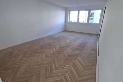 Wohnung Stuttgart Feuerbach - 1 Zimmer, 43 m&sup2;, 990&euro; | Angebot:23462952