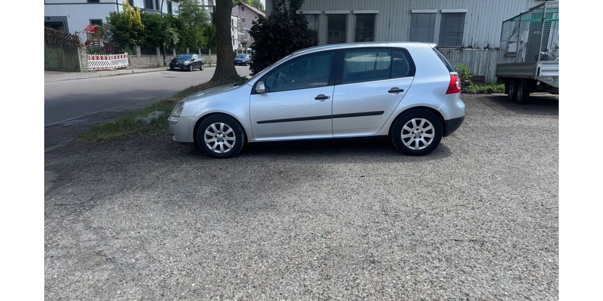 VW Golf 181.000 km 2.750 &euro; Mühlacker 75417
