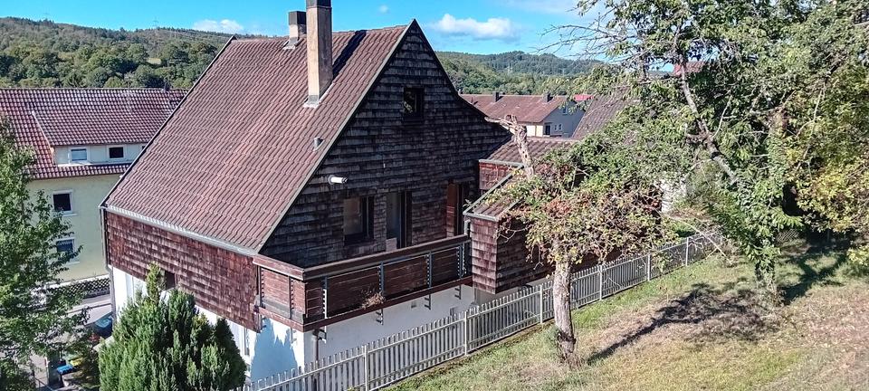 Dachgeschoßwohnung Mühlacker - 2.5 Zimmer, 100 m&sup2;, 800&euro; | Angebot:27572628