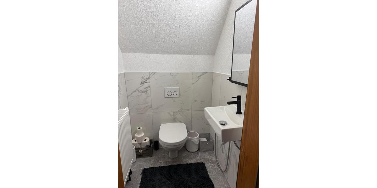Dachgeschoßwohnung Winnenden - 3.5 Zimmer, 70 m&sup2;, 1.200&euro; | Angebot:26115580