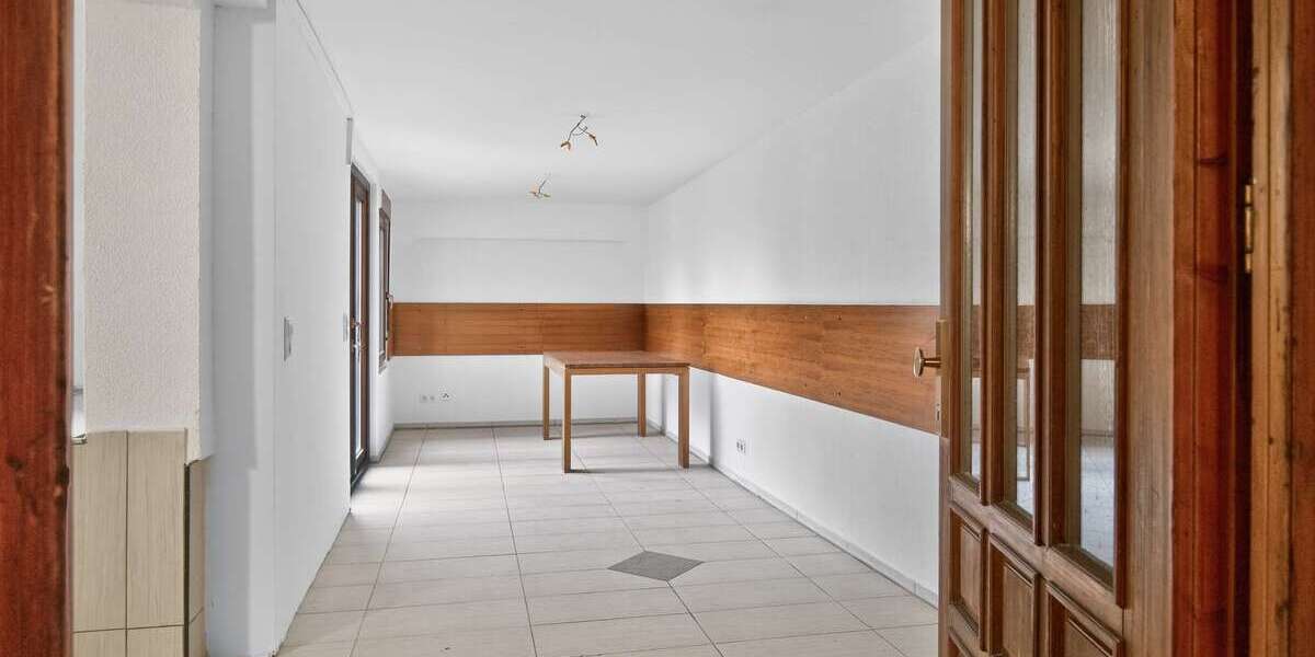 Seltene Gelegenheit: Gepflegtes 3-Familienhaus in Top-Wohnlage - Mehrfamilienhaus, Wohnhaus Stuttgart Zuffenhausen | Angebot:27083597